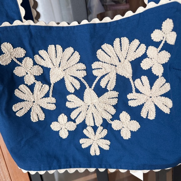 NWT Mable embroidered crop top cobalt royal blue floral square neck scalloped - Picture 3 of 8